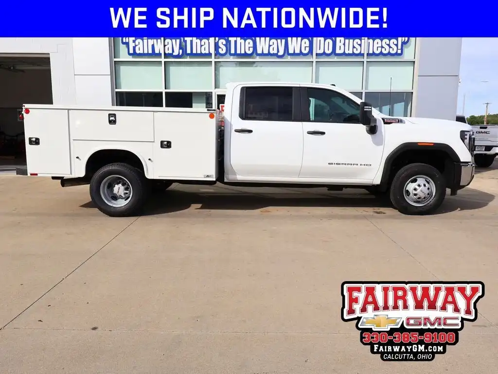 2026 GMC Sierra 4WD Crew Cab Chassis Pro's photo