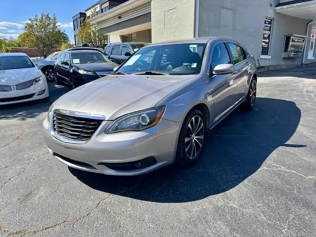 2013 Chrysler 200 Limited's photo