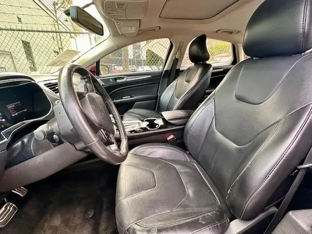 2016 Ford Fusion Titanium FWD photo 5