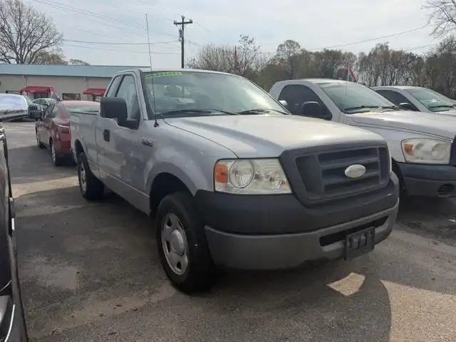 2006 Ford F-150 STX Regular Cab 126-in Styleside's photo