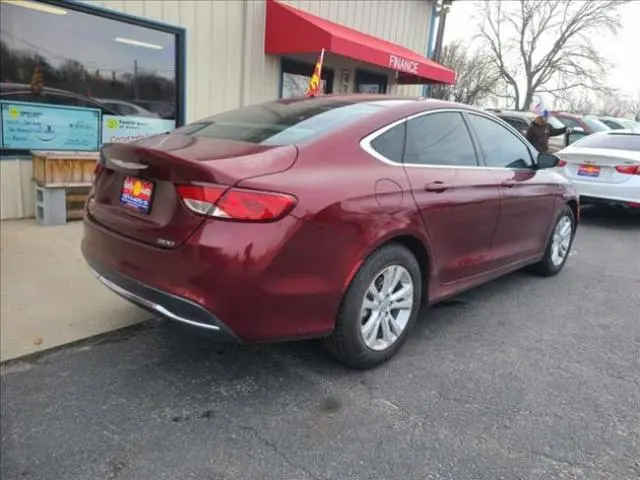 2015 Chrysler 200 Limited photo 3