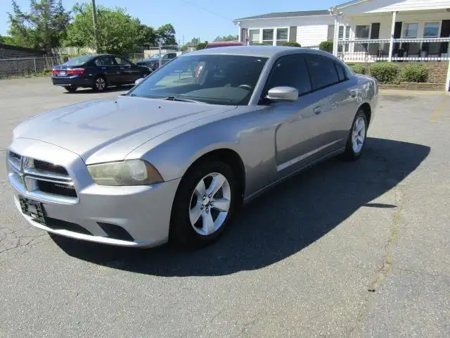 2014 Dodge Charger SE's photo