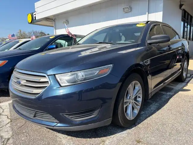 2016 Ford Taurus SE FWD's photo