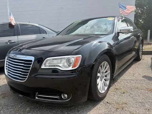 2012 Chrysler 300 Limited's photo