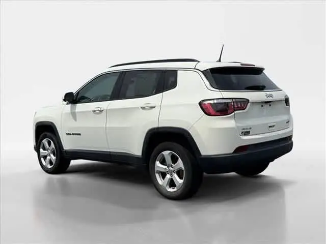 2018 Jeep Compass Latitude 4X4 photo 3