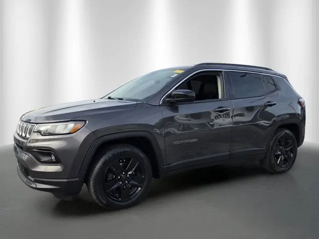 2022 Jeep Compass Latitude photo 3