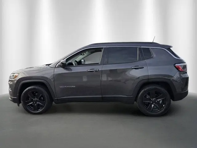 2022 Jeep Compass Latitude photo 4