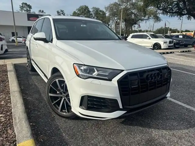 2023 Audi Q7 55 Premium Plus quattro Tiptronic's photo