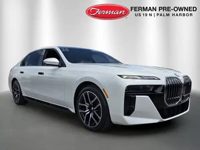 2025 BMW i7 xDrive60 Sedan's photo