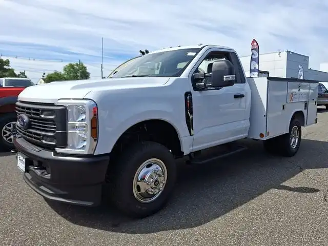 2026 Ford F-350 XL 4x4 Regular Cab 145-In DRW's photo