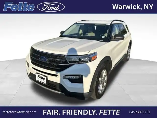 2023 Ford Explorer XLT 4WD's photo