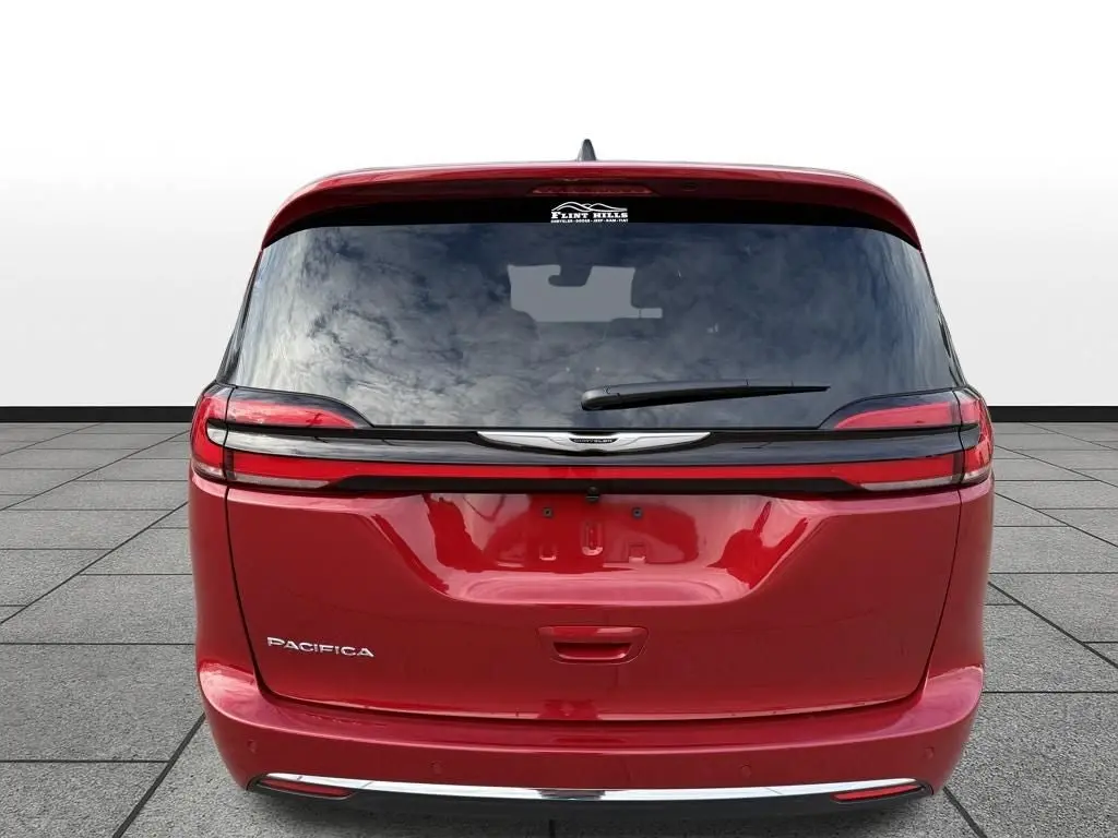 2026 Chrysler Pacifica Select photo 4