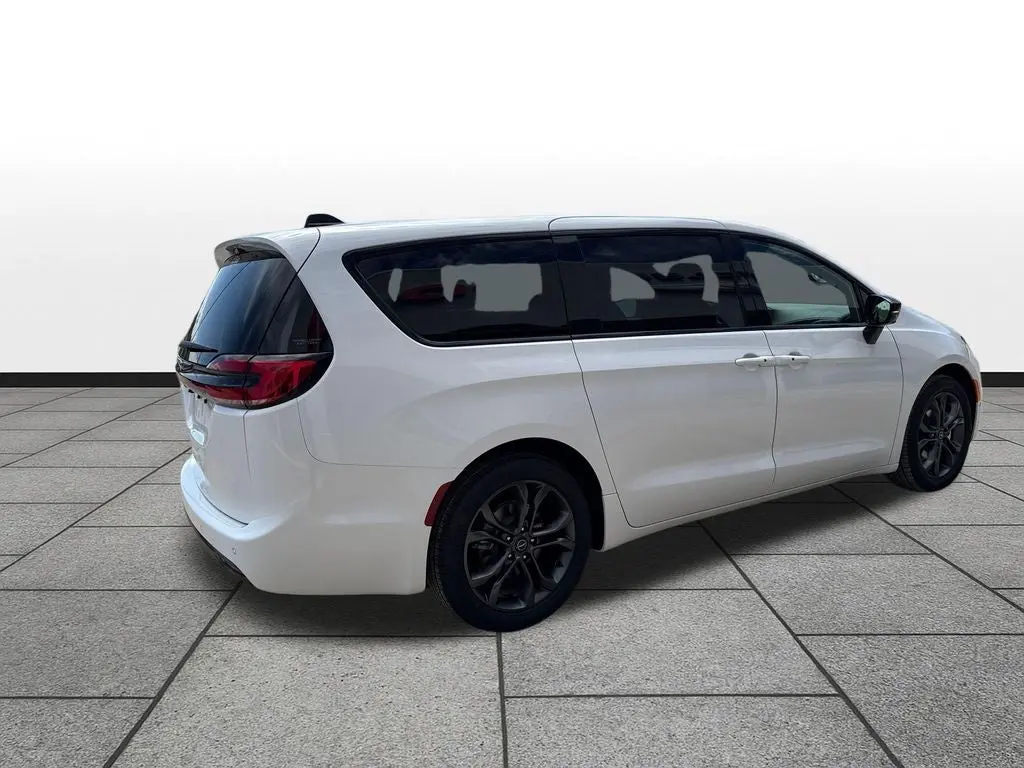 2026 Chrysler Pacifica Select photo 5