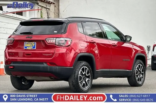 2025 Jeep Compass Trailhawk 4X4 photo 4