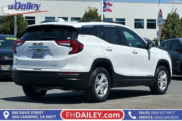 2023 GMC Terrain SLE AWD photo 4