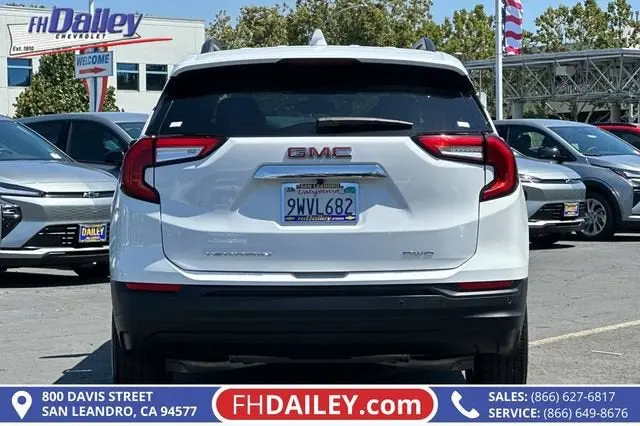 2023 GMC Terrain SLE AWD photo 5