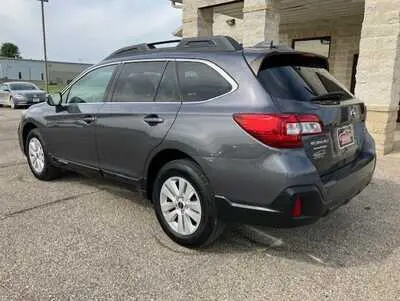 2018 Subaru Outback 2.5i Premium photo 4