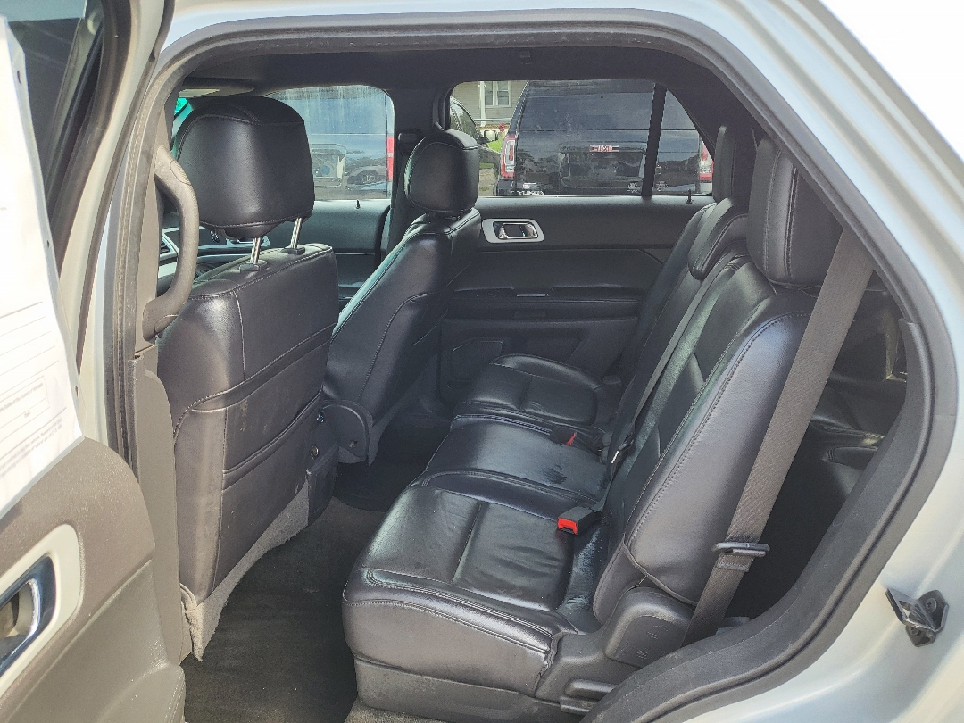 2012 Ford Explorer XLT photo 5