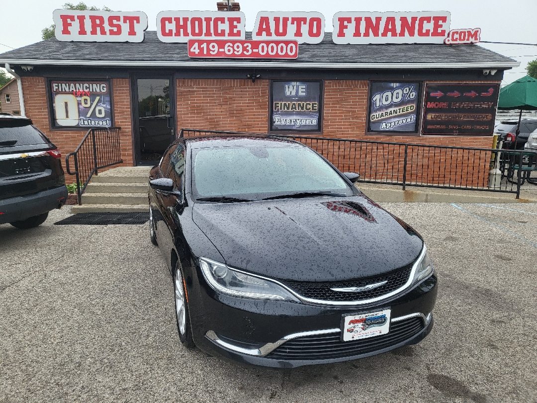 2016 Chrysler 200 Limited's photo