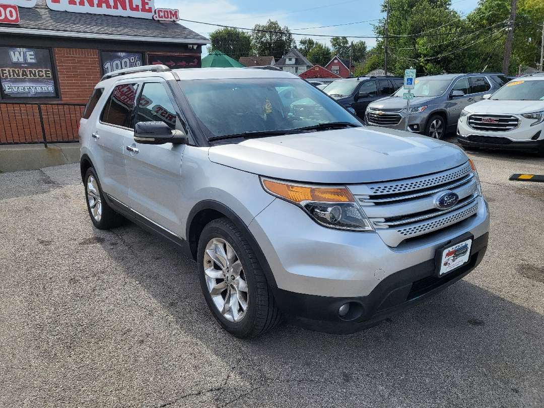 2012 Ford Explorer XLT photo 3