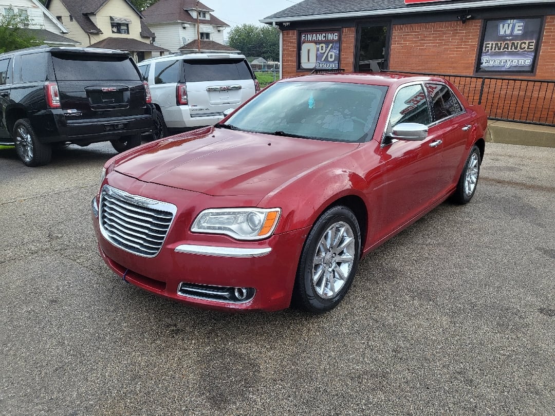 2012 Chrysler 300 Limited's photo