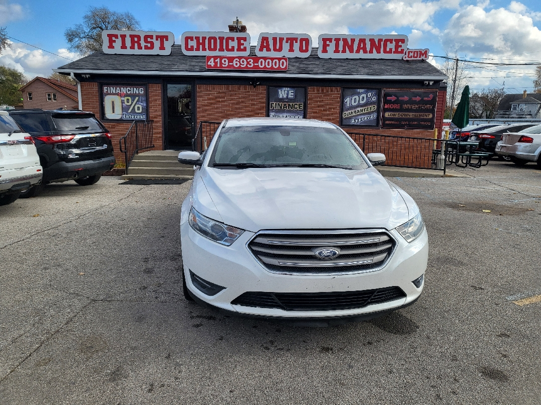 2013 Ford Taurus SEL FWD's photo