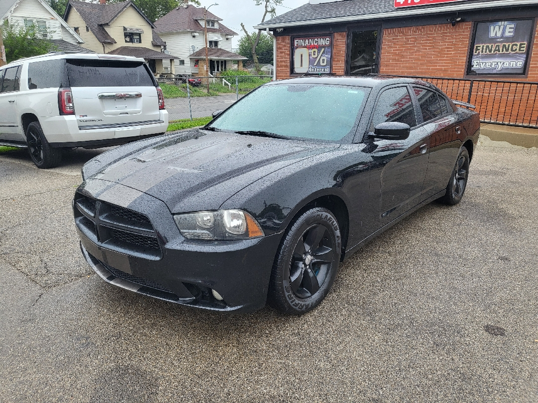 2014 Dodge Charger SE's photo