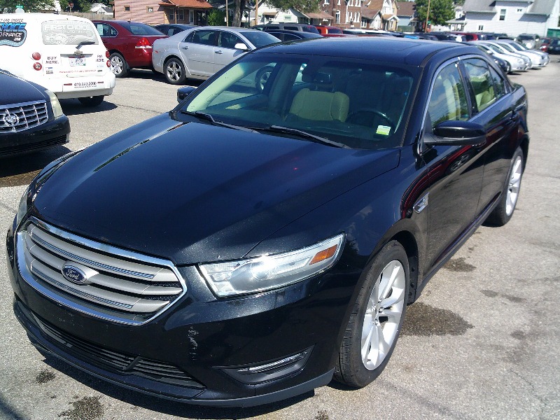 2013 Ford Taurus SEL FWD's photo