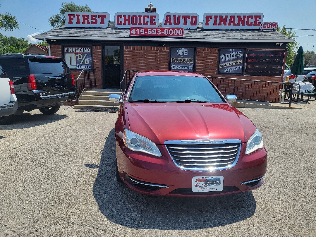 2014 Chrysler 200 Limited's photo