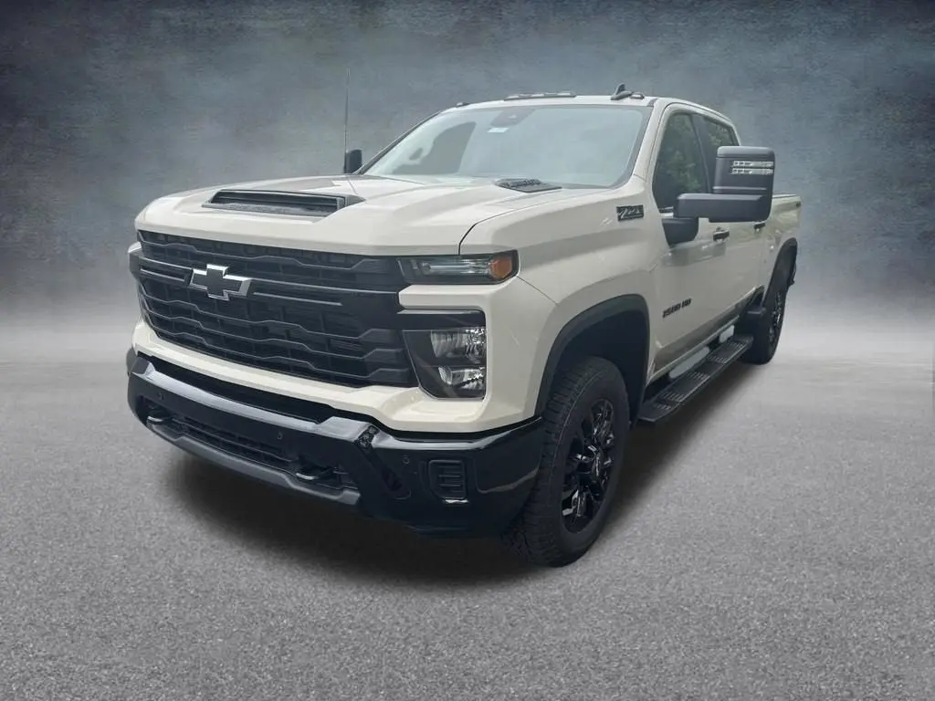 2026 Chevrolet Silverado HD Custom 4WD Crew Cab Standard Box photo 3