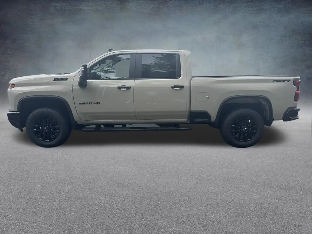 2026 Chevrolet Silverado HD Custom 4WD Crew Cab Standard Box photo 5