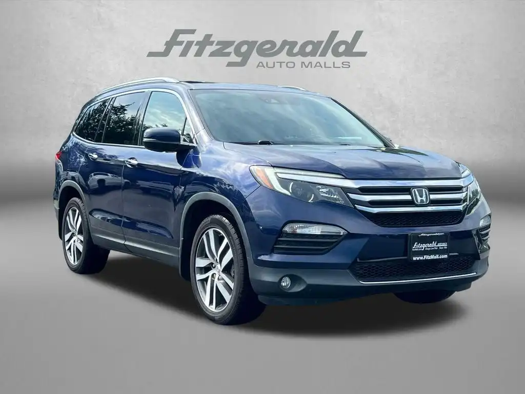 2017 Honda Pilot 4WD Elite's photo