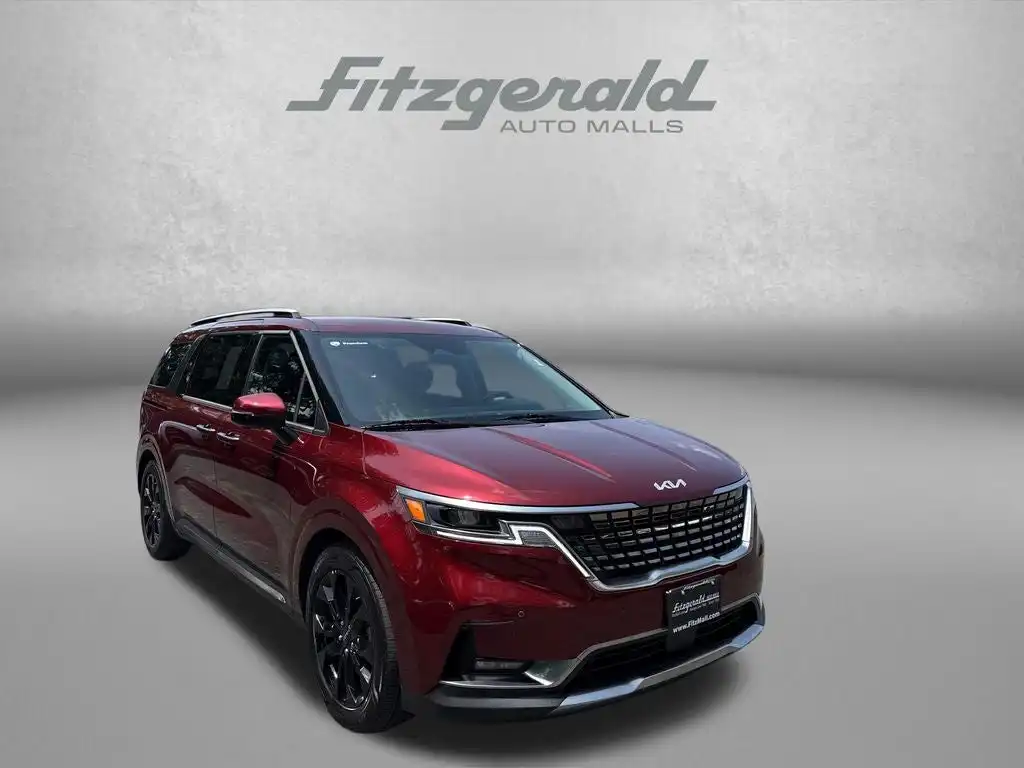 2024 Kia Sedona SX's photo