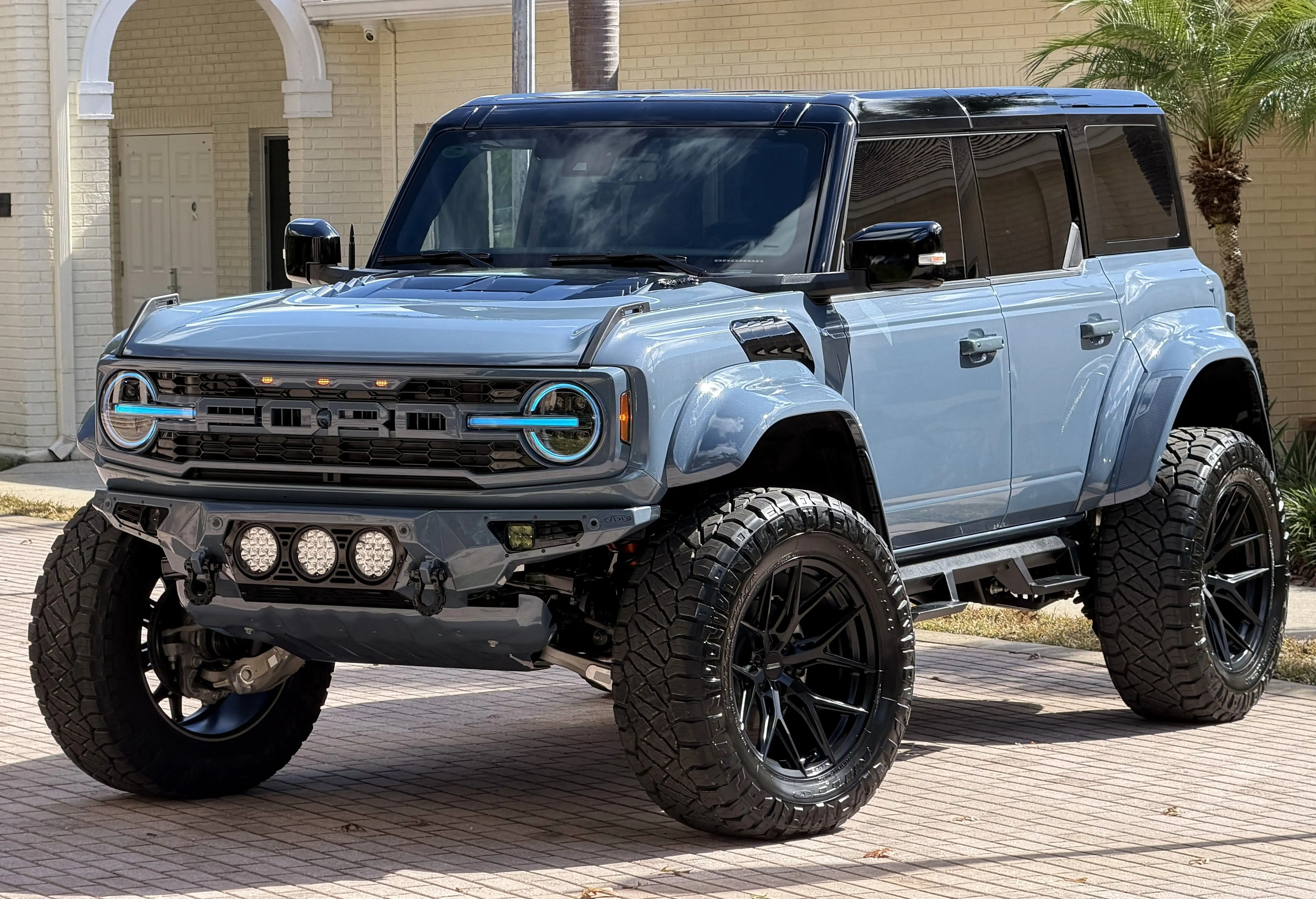 2025 Ford Bronco Raptor 4x4's photo