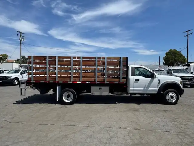2019 Ford F-450 XL Regular Cab DRW 205 in's photo