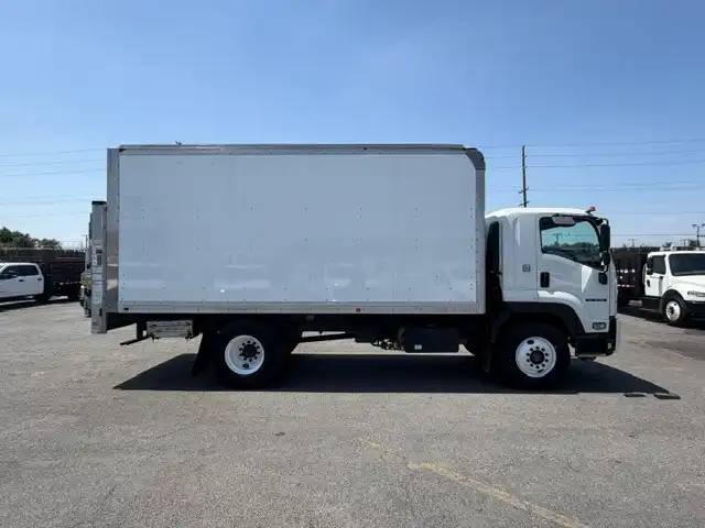 2020 Isuzu FTR's photo