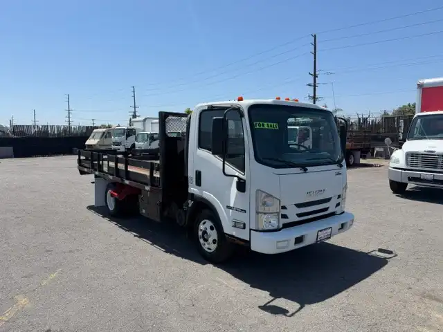 2019 Isuzu NPR-HD's photo