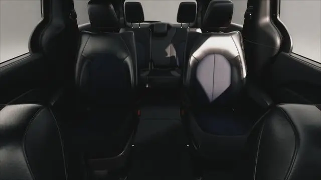 2027 Chrysler Pacifica Select photo 3