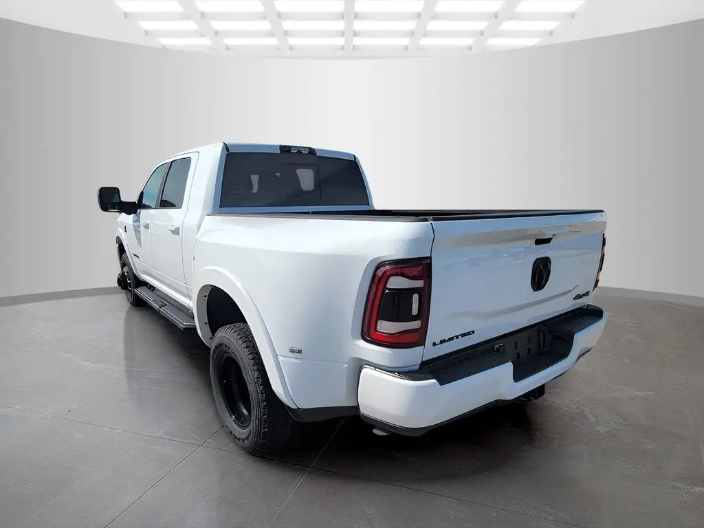 2024 RAM 3500 Limited 4X4 Mega Cab photo 3