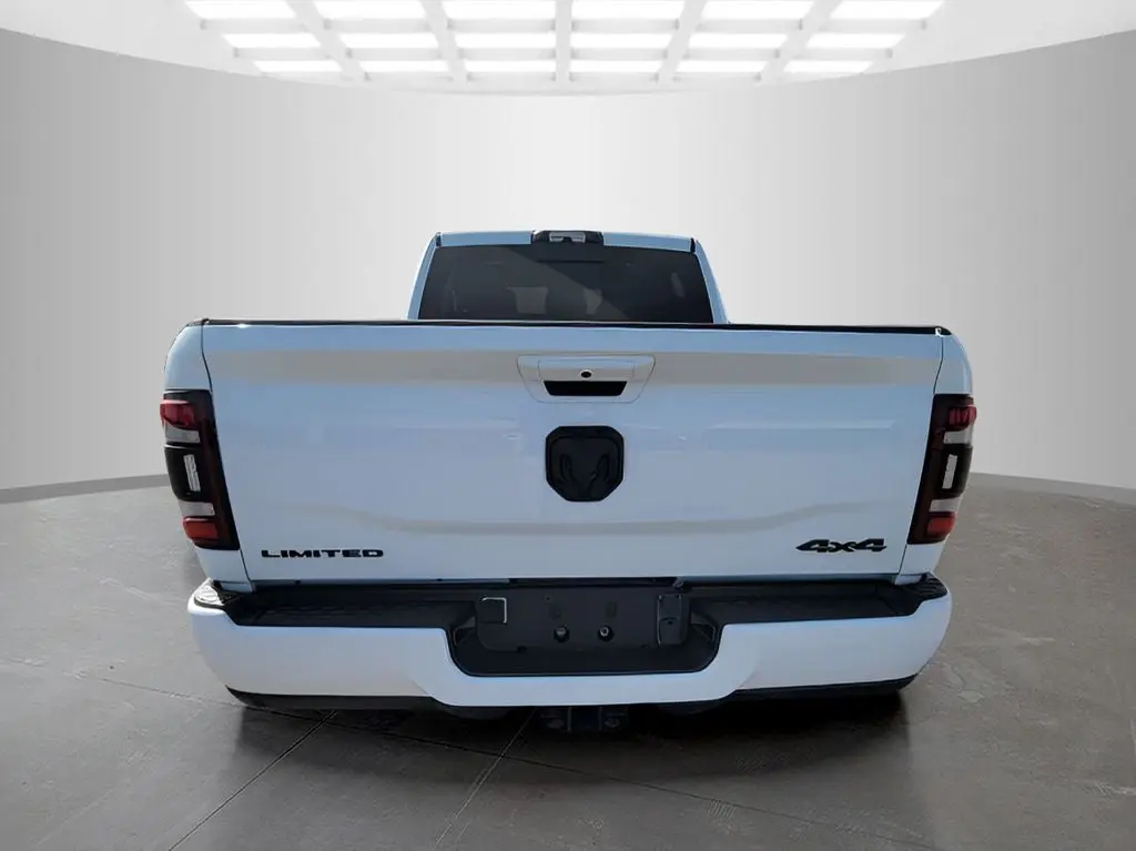 2024 RAM 3500 Limited 4X4 Mega Cab photo 4