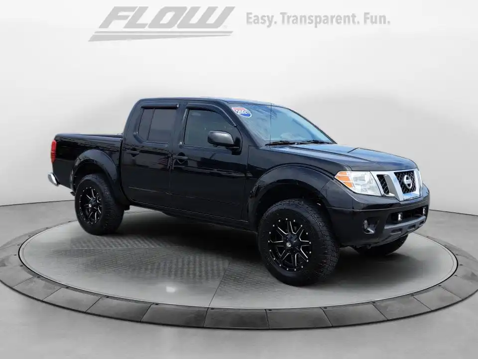 2021 Nissan Frontier SV Crew Cab 4X4 SWB's photo