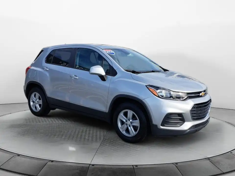 2020 Chevrolet Trax LS's photo