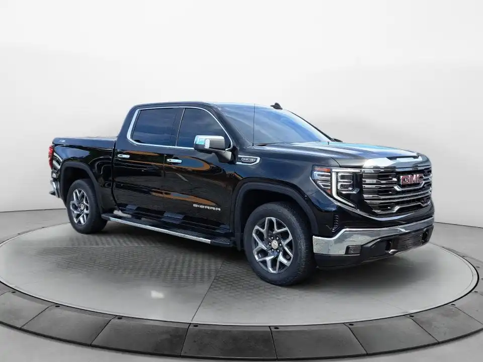 2023 GMC Sierra SLT 4WD Crew Cab Short Box's photo