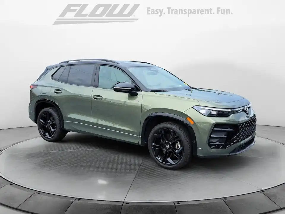 2025 Volkswagen Tiguan 2.0T SE R-Line Black 4Motion's photo