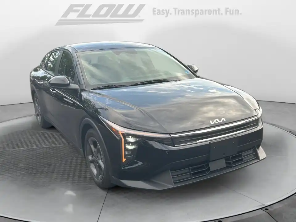 2025 Kia K4 LXS AT's photo