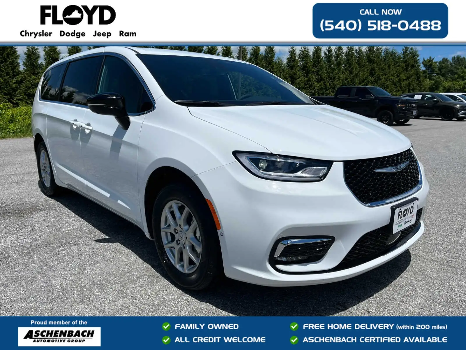 2026 Chrysler Pacifica Select photo 1