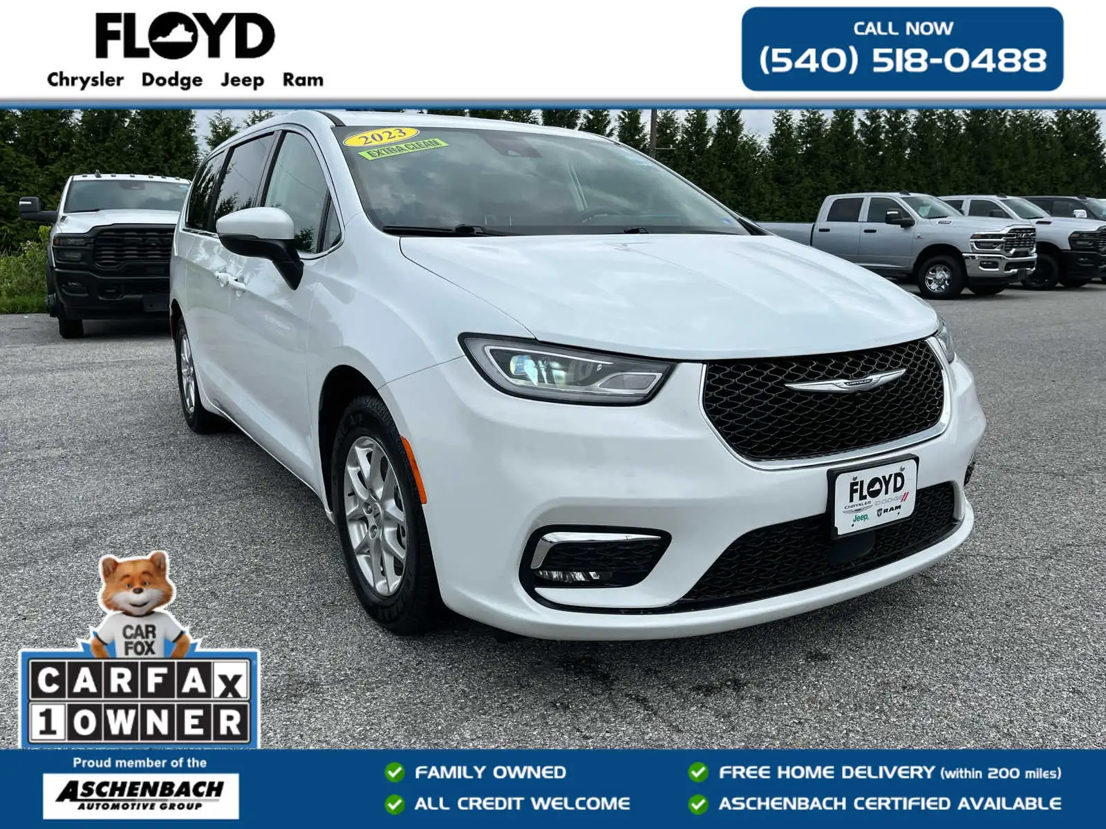 2023 Chrysler Pacifica Touring L's photo