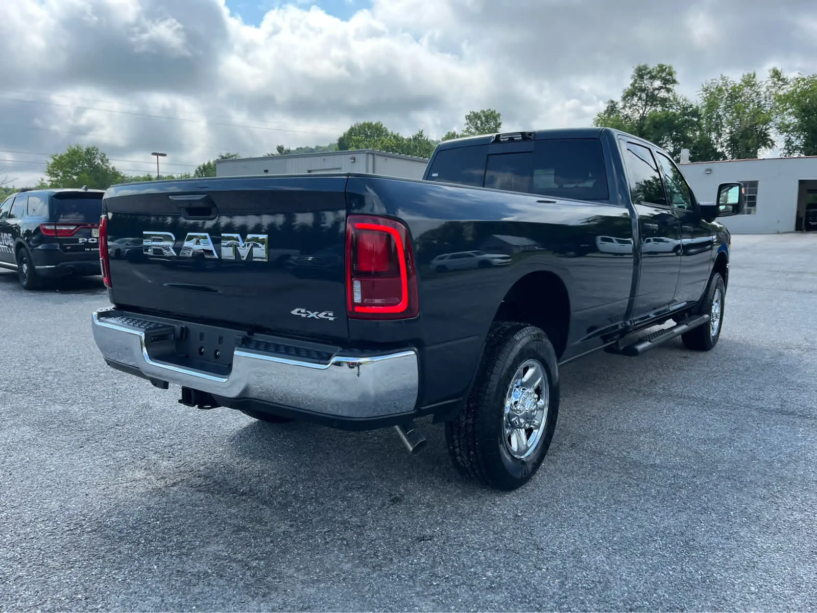2026 RAM 2500 Tradesman 4X4 Crew Cab LWB photo 3