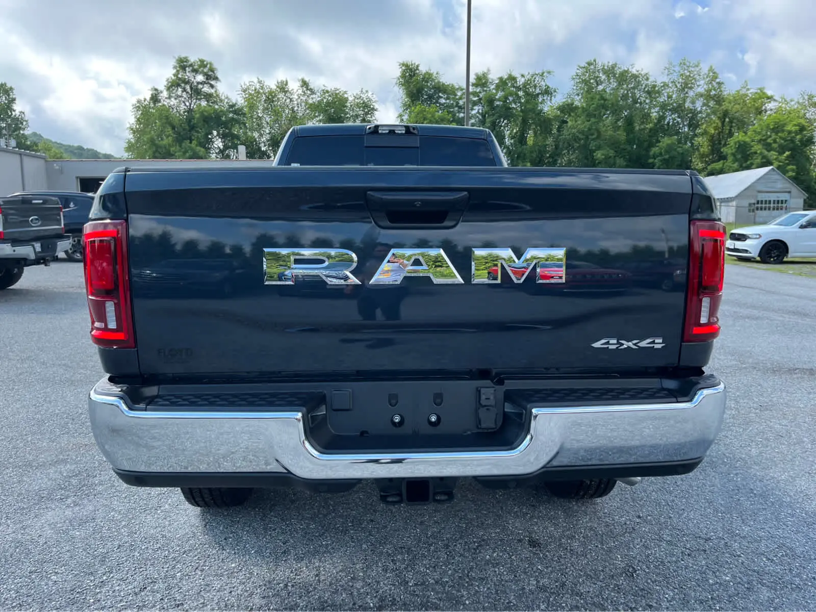 2026 RAM 2500 Tradesman 4X4 Crew Cab LWB photo 4