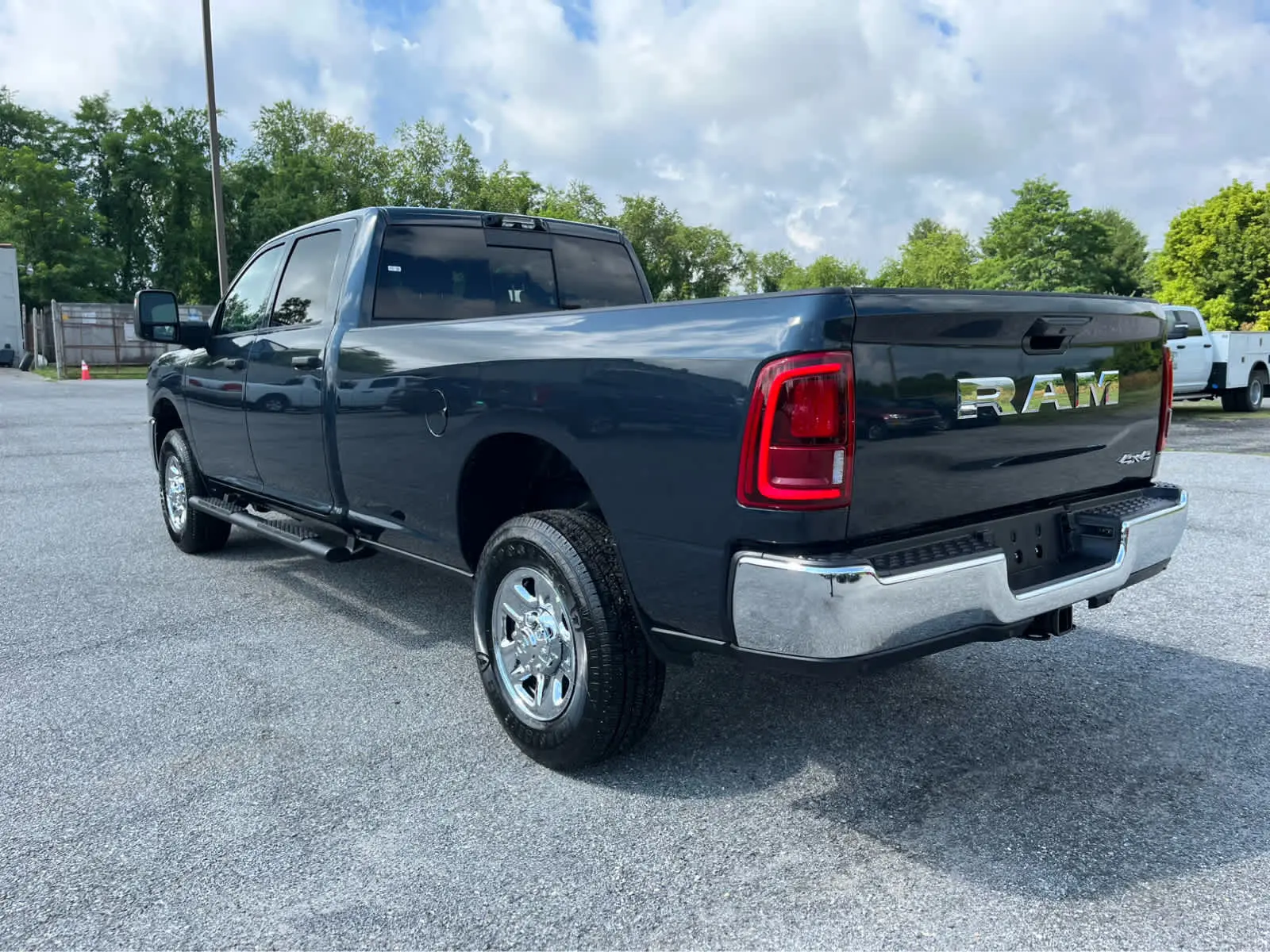 2026 RAM 2500 Tradesman 4X4 Crew Cab LWB photo 5